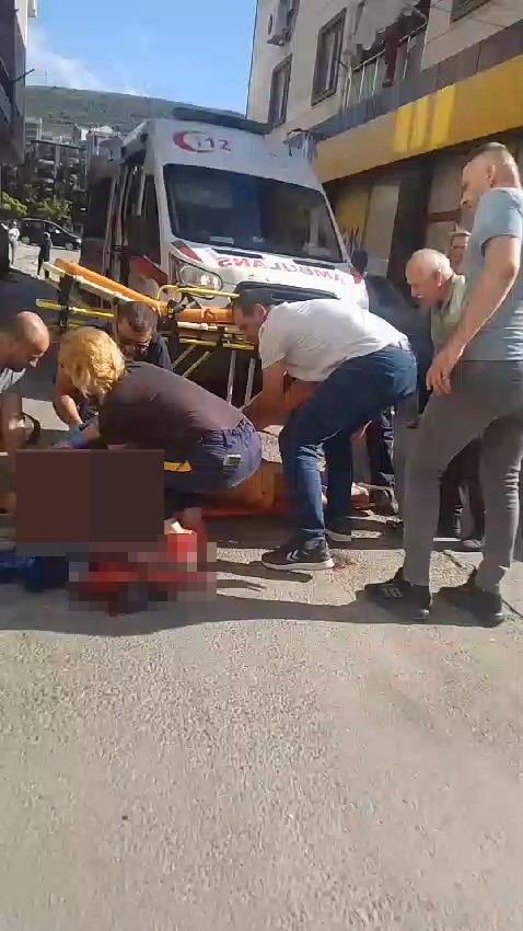 Güvercinlere Bakmak Için Çıktığı Çatıdan Düştü (2)