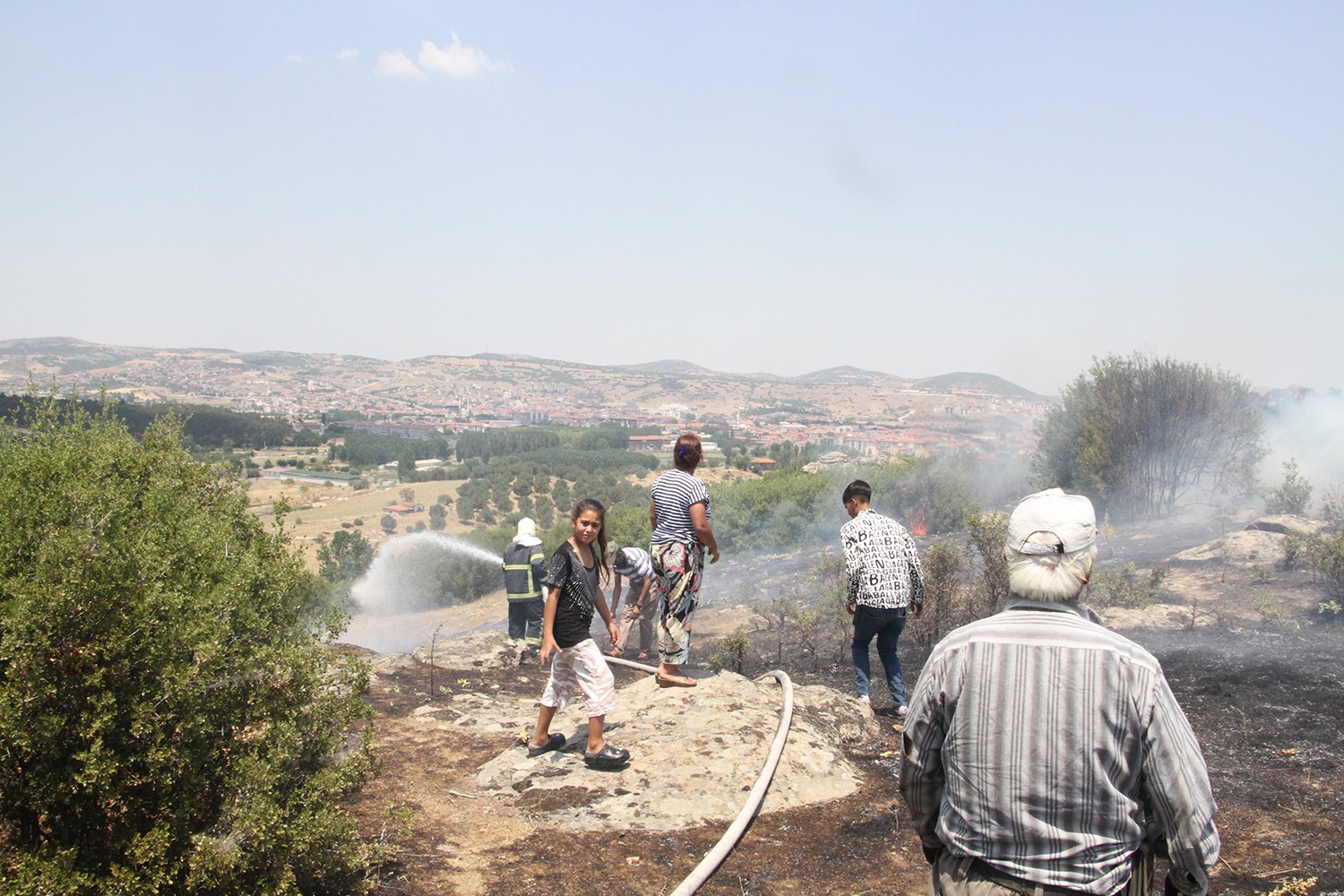 Kula’da Yanıyor 3 Yangın Daha Çıktı (1)