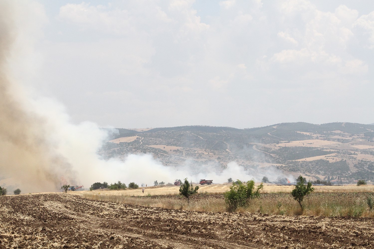 Kula’da Yanıyor 3 Yangın Daha Çıktı (4)