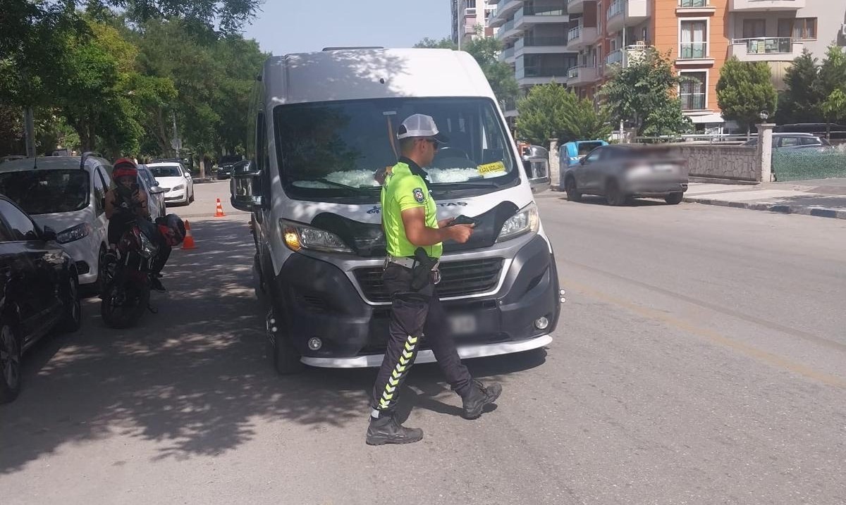 Manisa'da 4 Işçi Servisi Trafikten Men Edildi (4)