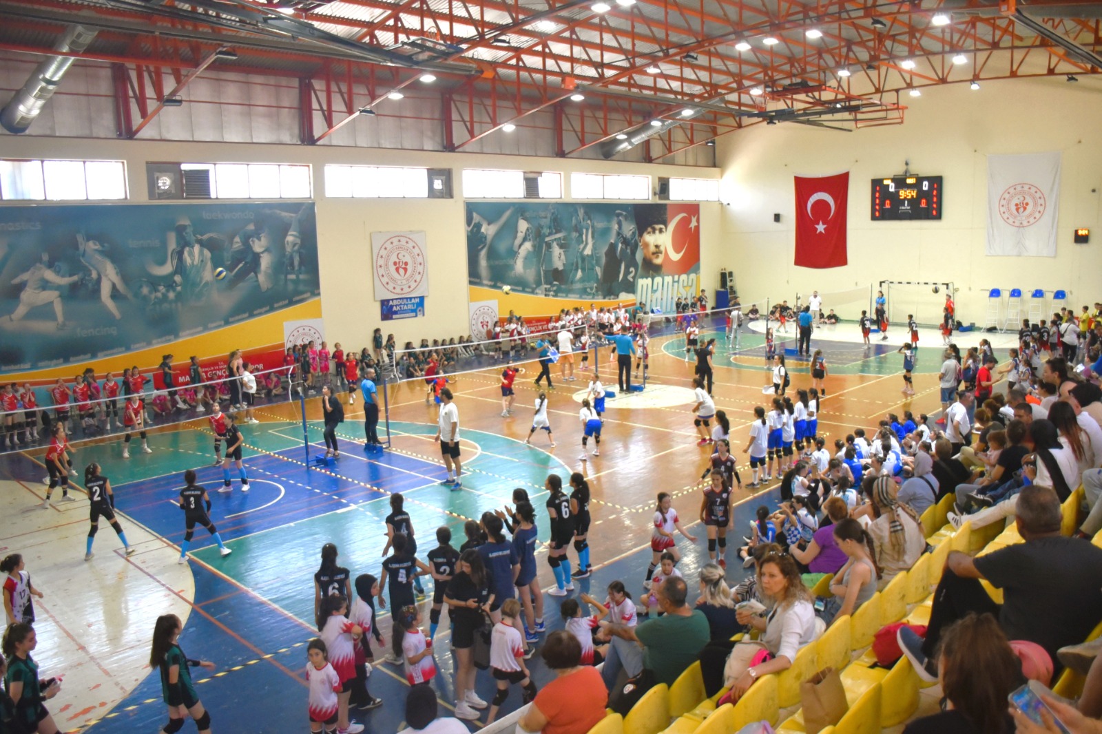 Manisa’da Mini Voleybol Şenliği Düzenlendi (3)