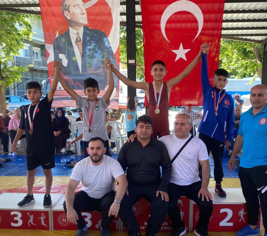 Yunusemreli Güreşçiler Denizli'ye Damga Vurdu (3)