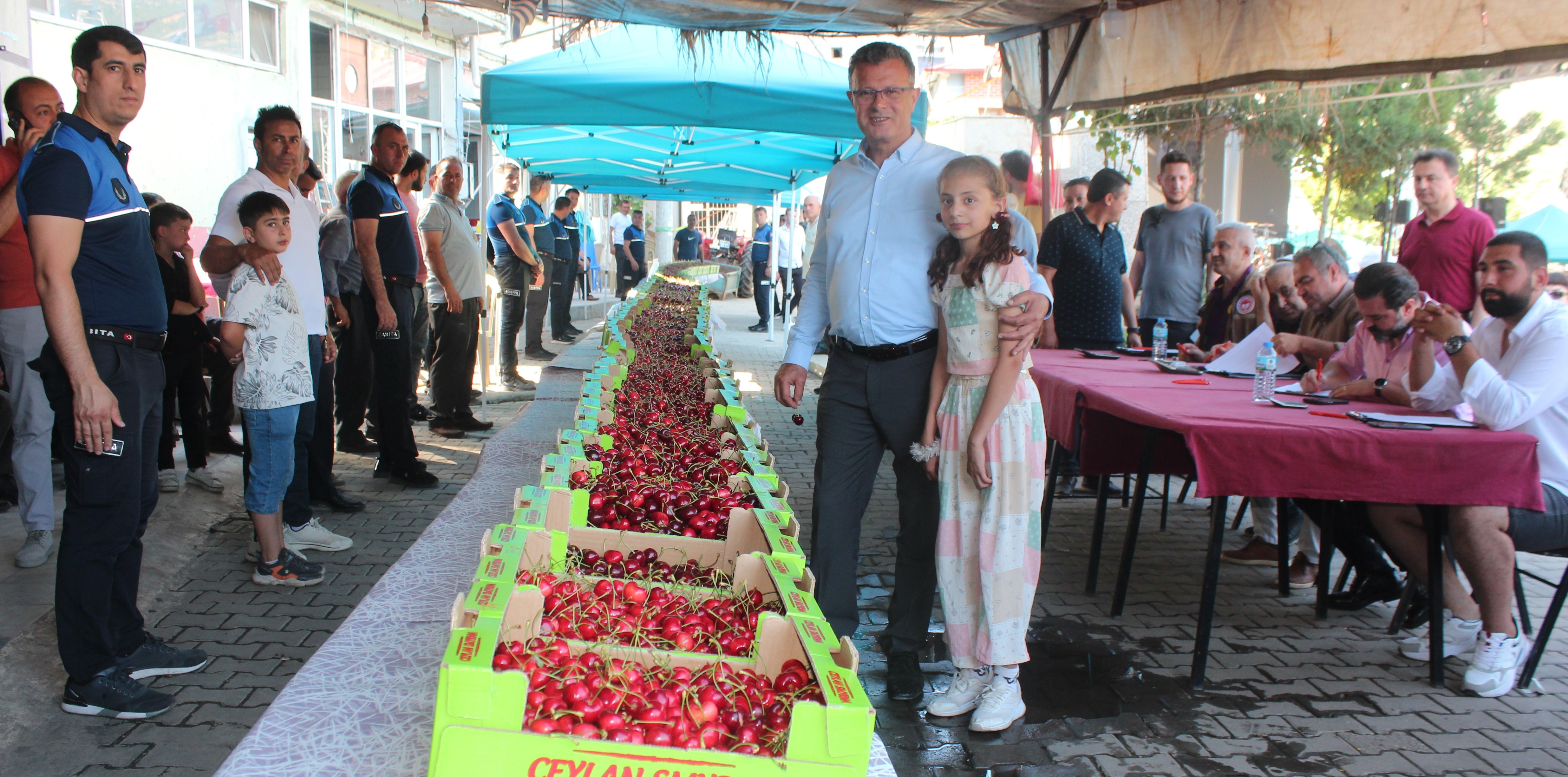 Alaşehir'in En Güzel Kirazını Yetiştiren Çiftçilere Ödül (2)