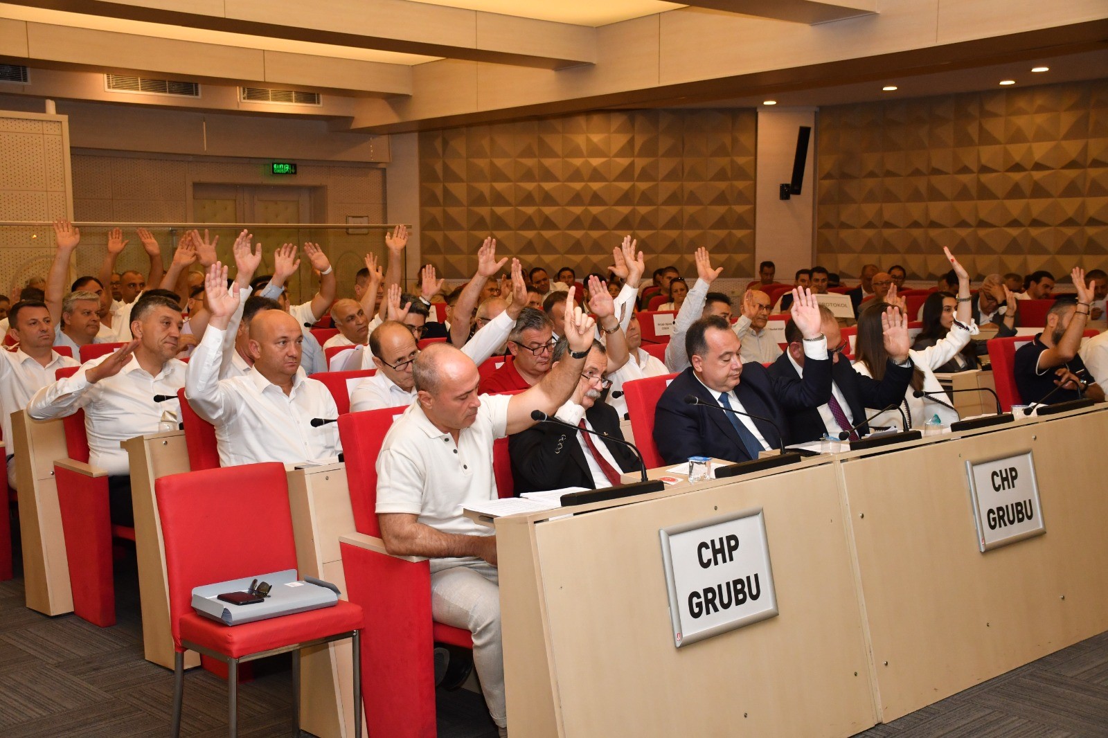 Büyükşehir Meclisi, Başkan Zeyrek Başkanlığında Toplandı (5)