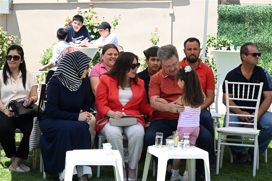 Manisa’da 193 Çocuğa Koruyucu Aileler Sıcak Yuva Sağlıyor (7)