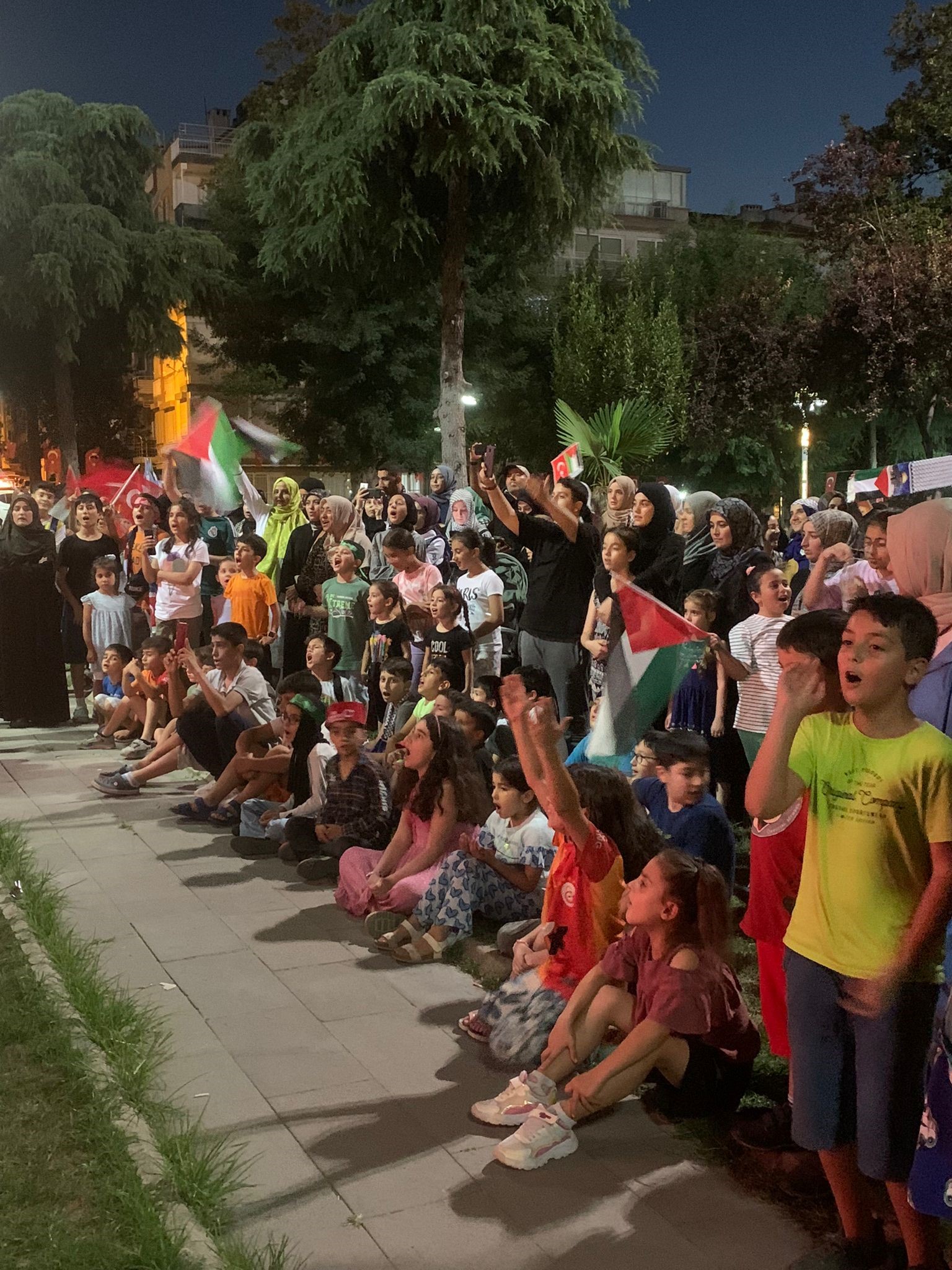 Manisalılar Gazze Için Bir Araya Geldi (1)