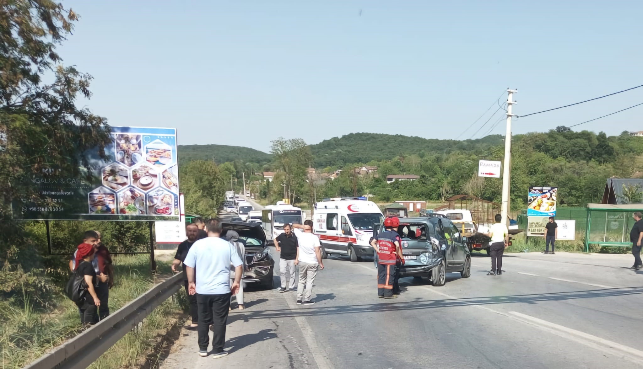 3 Aracın Karıştığı Zincirleme Kazada Yaralılar Var (1)