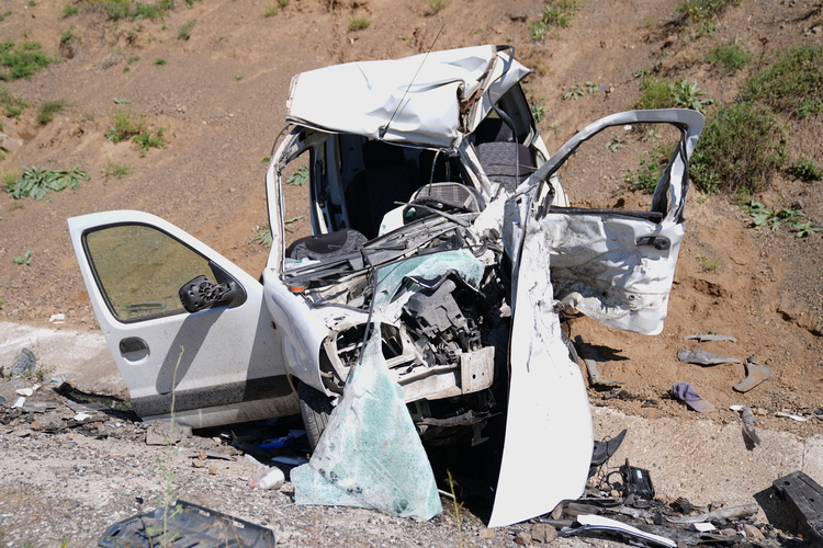 Ambulans Ile Hafif Ticari Araç Çarpıştı 4 Ölü (4)