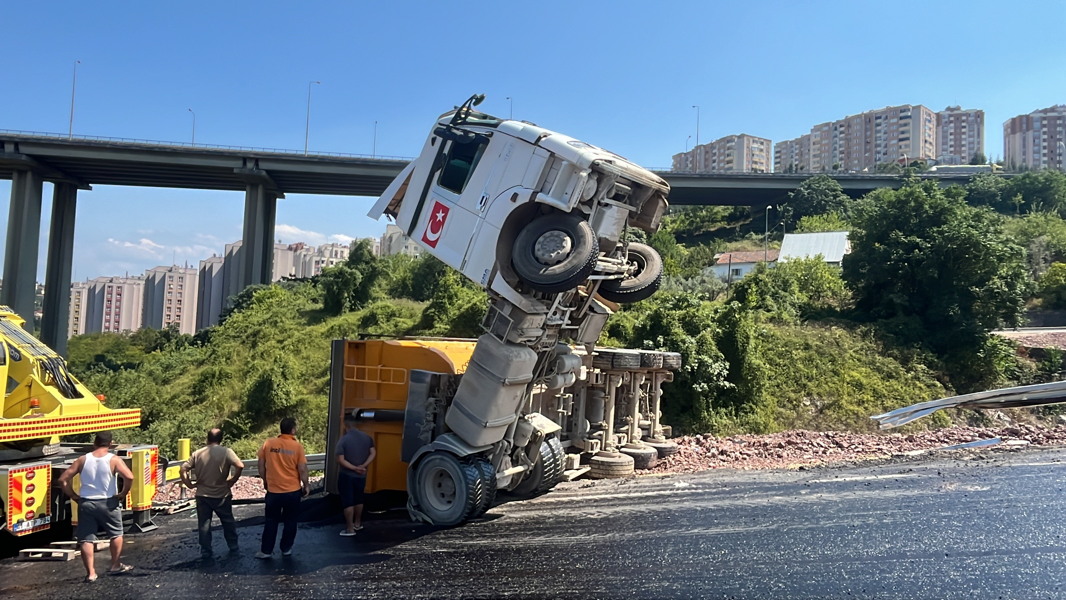 Devrilen Tırın Kupası Şaha Kalktı (2)