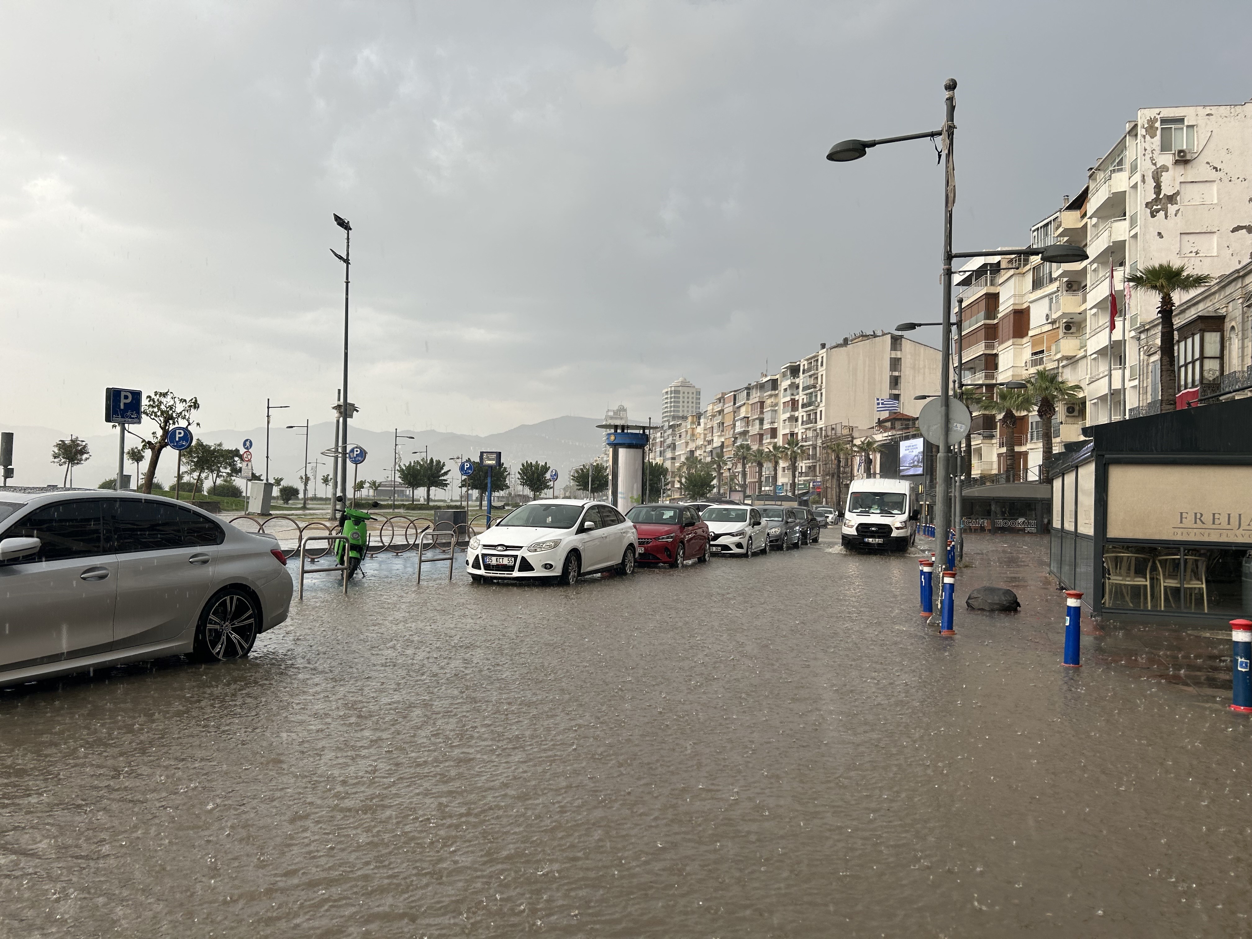 İzmir’i Yaz Sağanağı Vurdu (4)