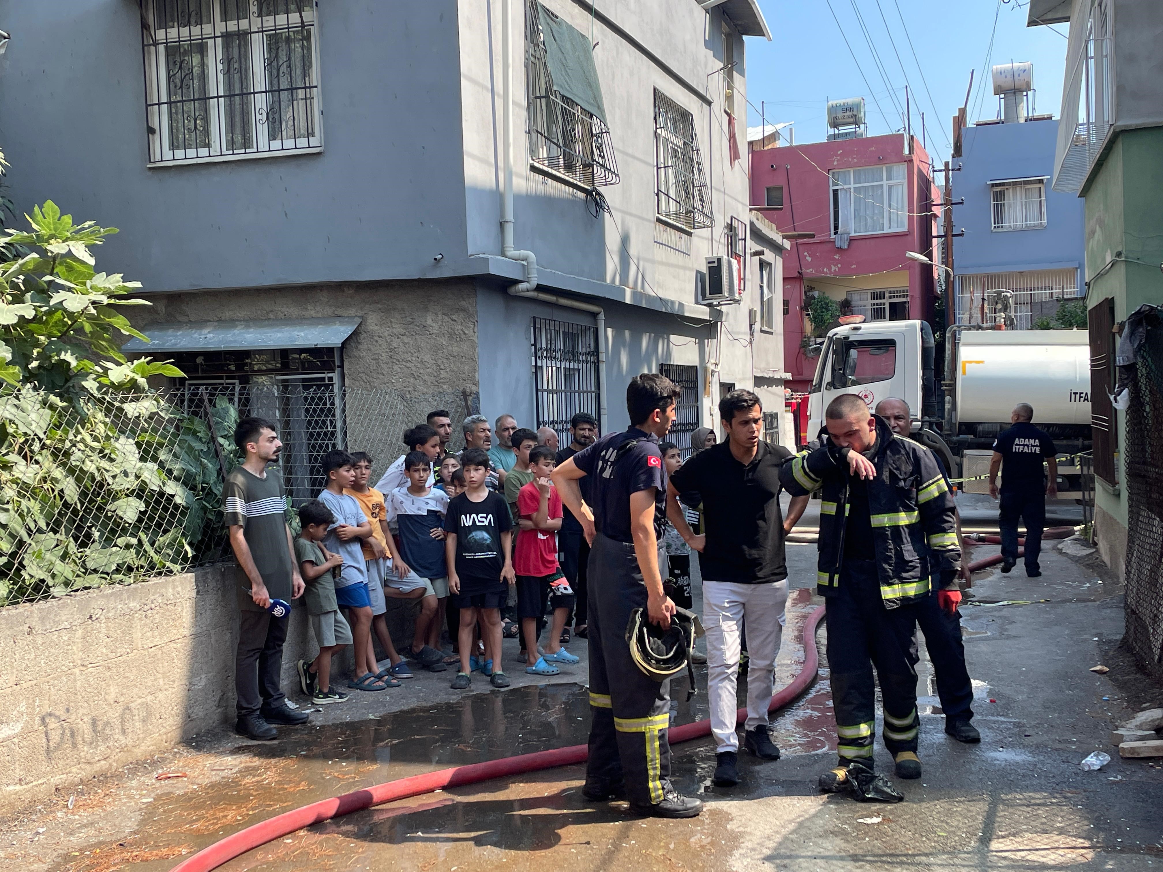 Kadın Kocasına Kızıp Evi Ateşe Verdi, Kendi De Yandı (2)