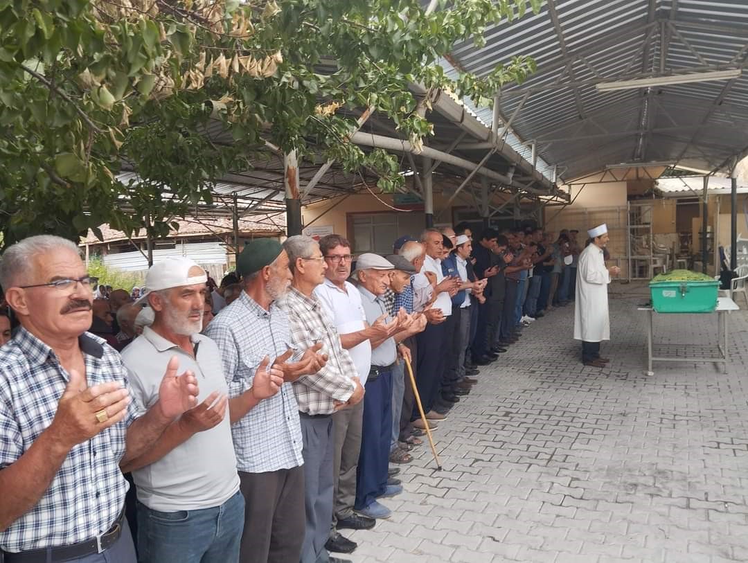 Kıbrıs Gazisi Selendi'de Son Yolculuğuna Uğurlandı (4)