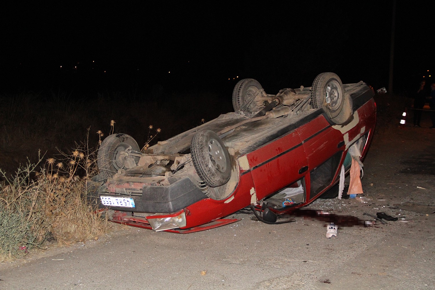 Manisa'da Feci Kaza! Kontrolden Çıkan Otomobil Takla Attı 1 Ölü (7)