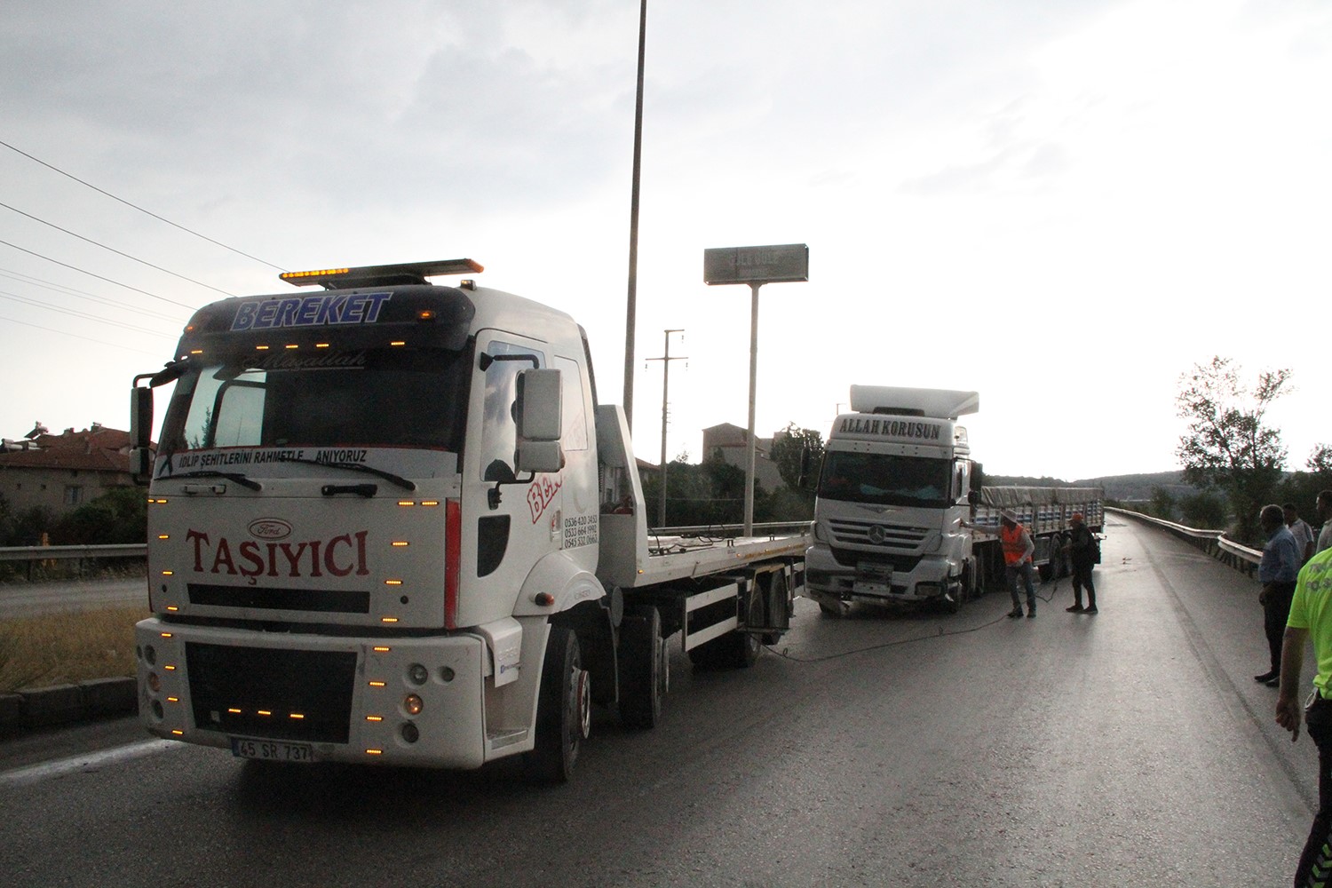 Manisa'da Yağışlı Hava Kazayı Da Beraberinde Getirdi (1)