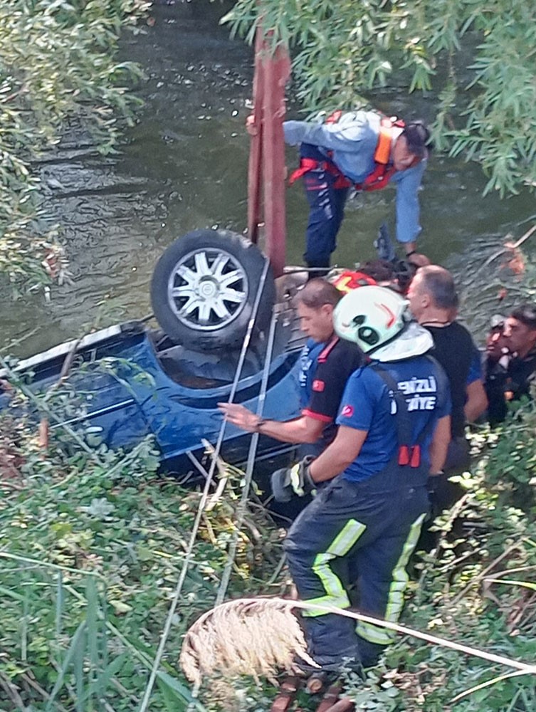 Önce Otomobil, Ardından 2 Kişinin Cesedi Bulundu (3)