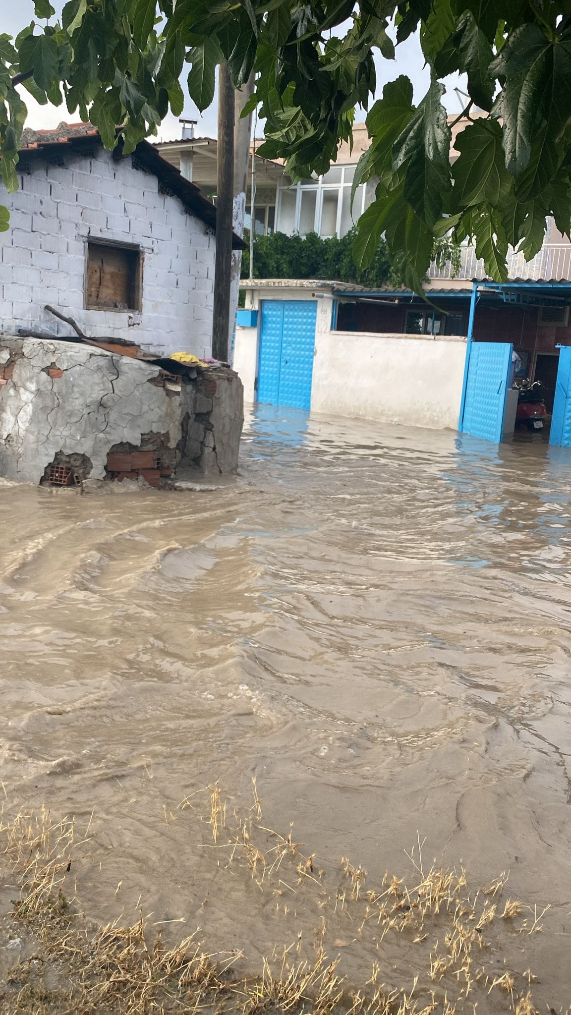 Saruhanlı’da Sağanak Yağış Sonrası Yaralar Sarılıyor (7)