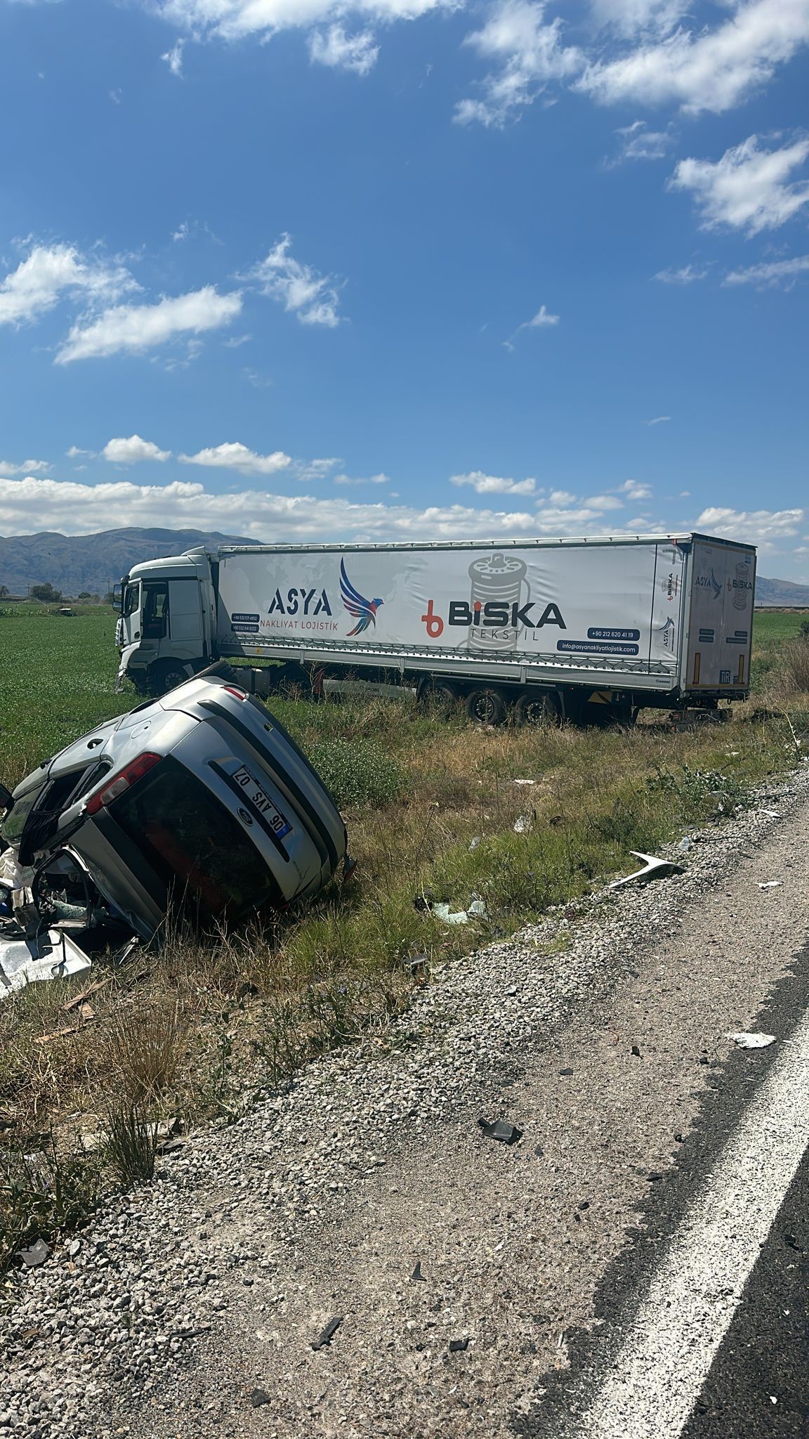 Tır Ille Otomobilin Çarpıştığı Kazada Bir Aile Yok Oldu (1)