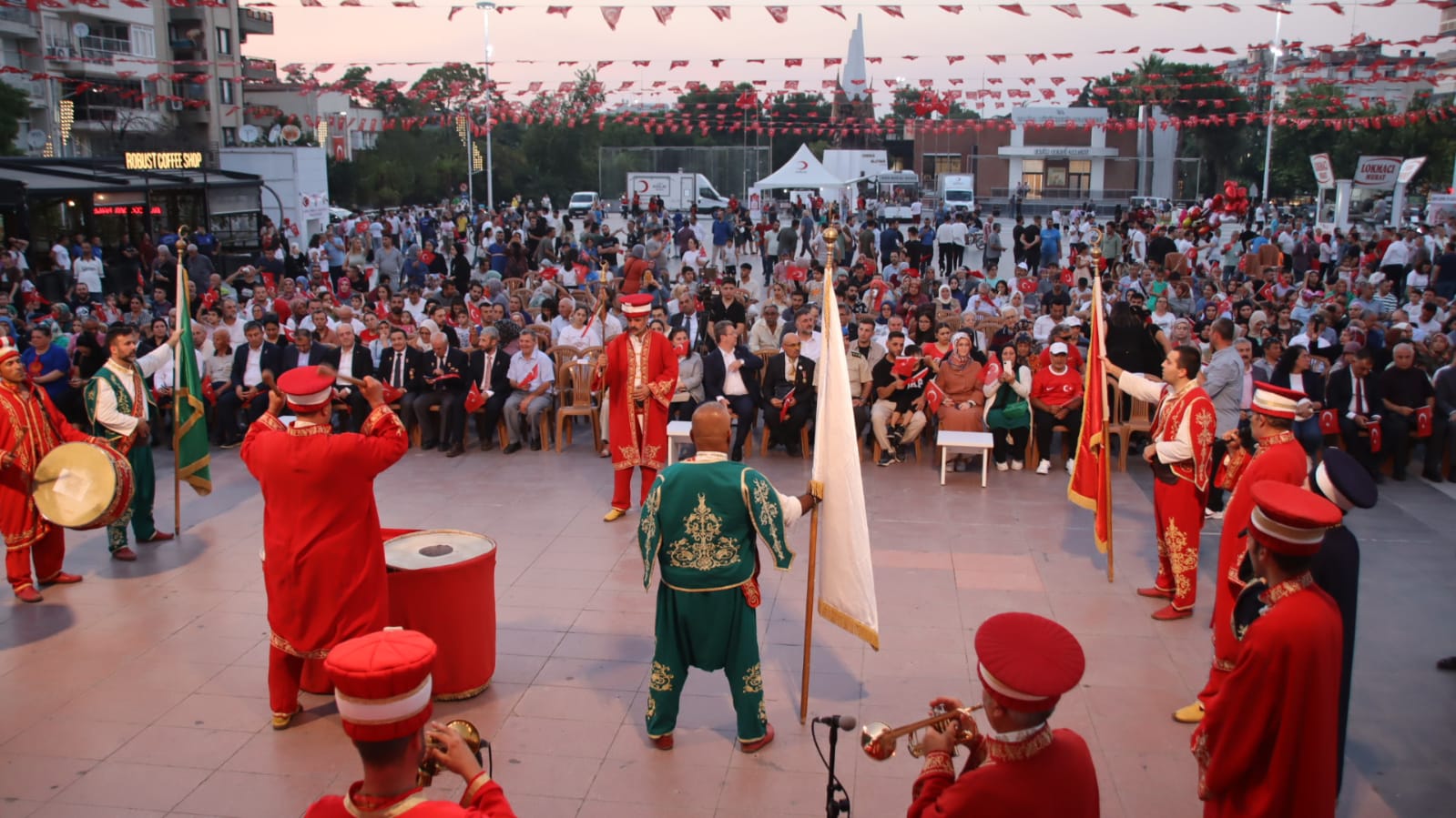 'Demokrasi Yürüyüşü'ne Yoğun Katılım Milletimizin Neler Yapabileceğini Tüm Dünya Gördü (5)