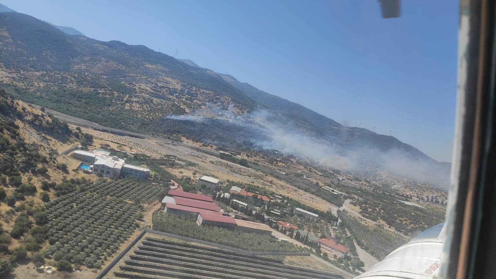 Menemen'de Makilik Alanda Yangın (1)