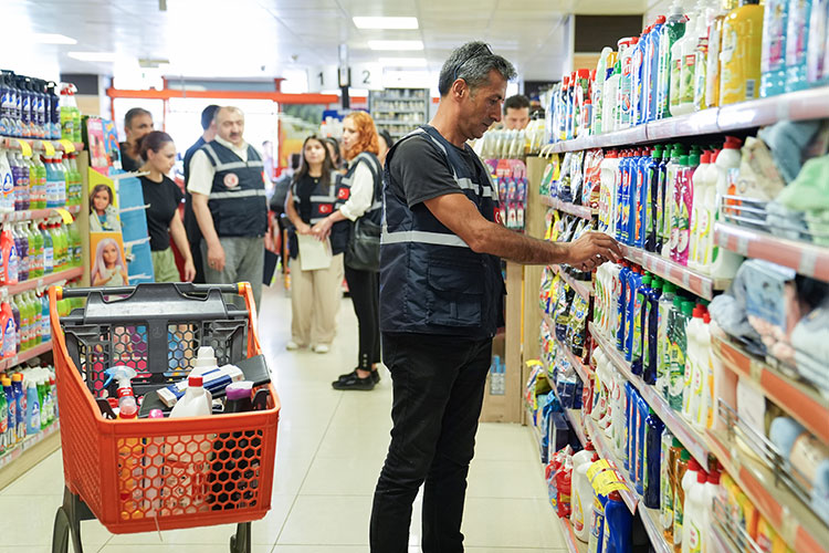 Ticaret Bakanlığı Ekipleri Market Ve Restoranları Denetledi