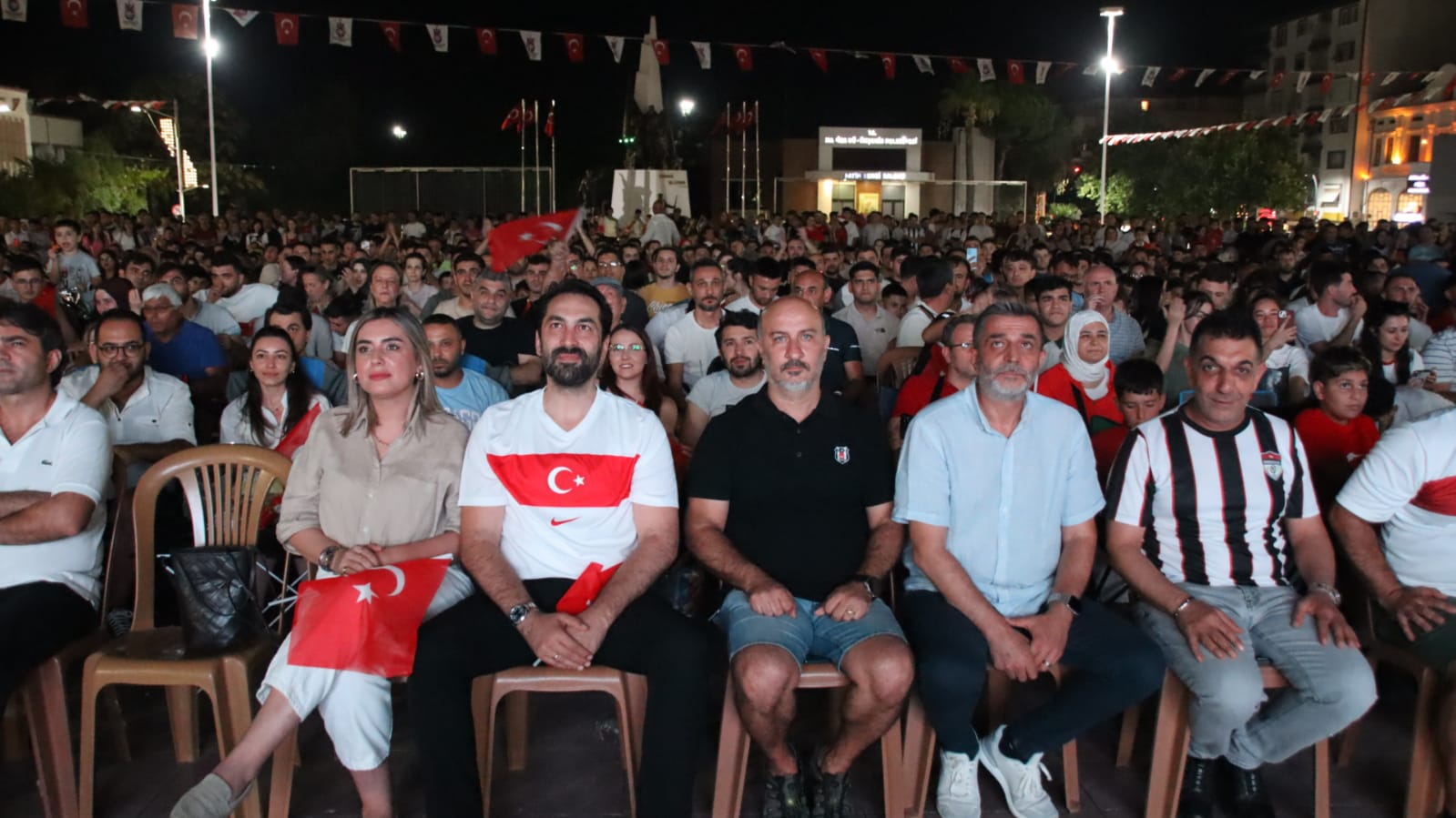 Manisa'da Çeyrek Final Öncesi Herkes Tek Yürek (1)