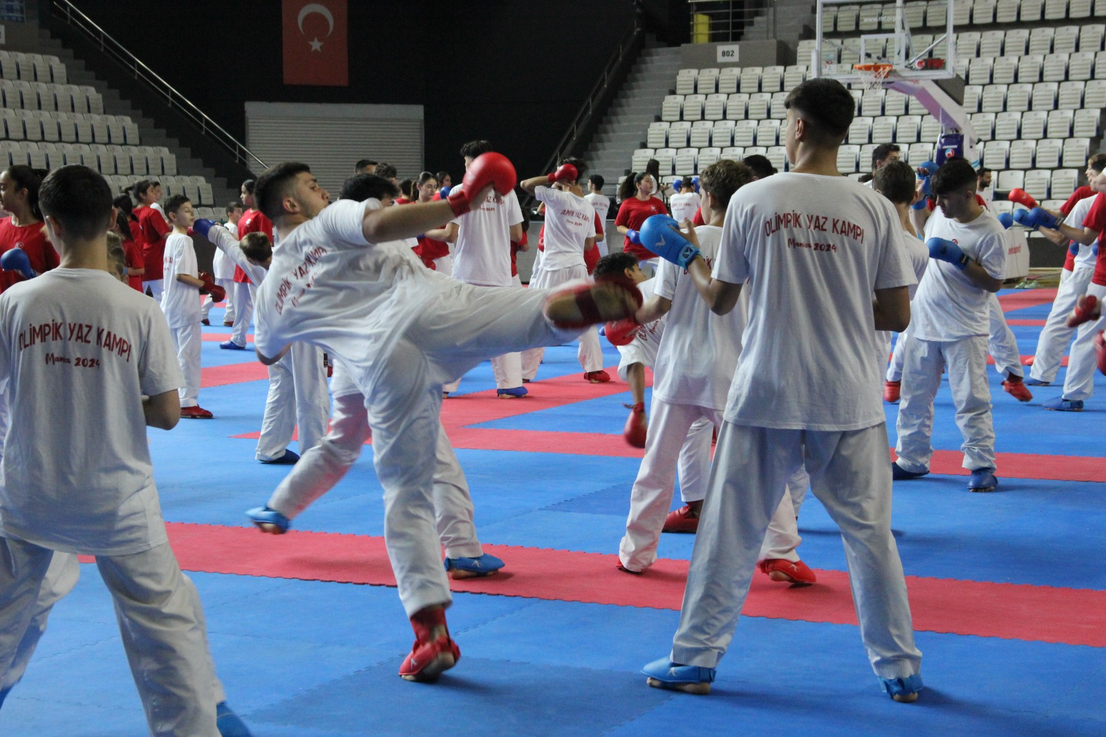 Olimpiyat Dışı Kalan Karateciler Manisa'da Kampa Girdi (2)