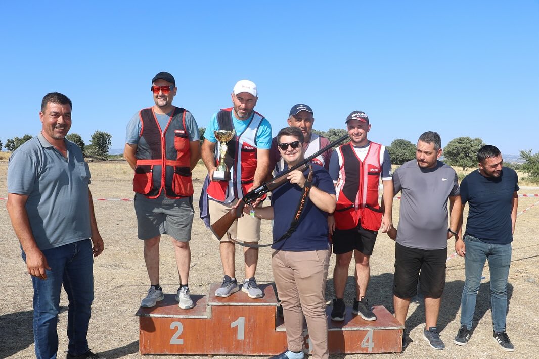 Kula’da Geleneksel Trap Atış Etkinliği Düzenlendi (3)