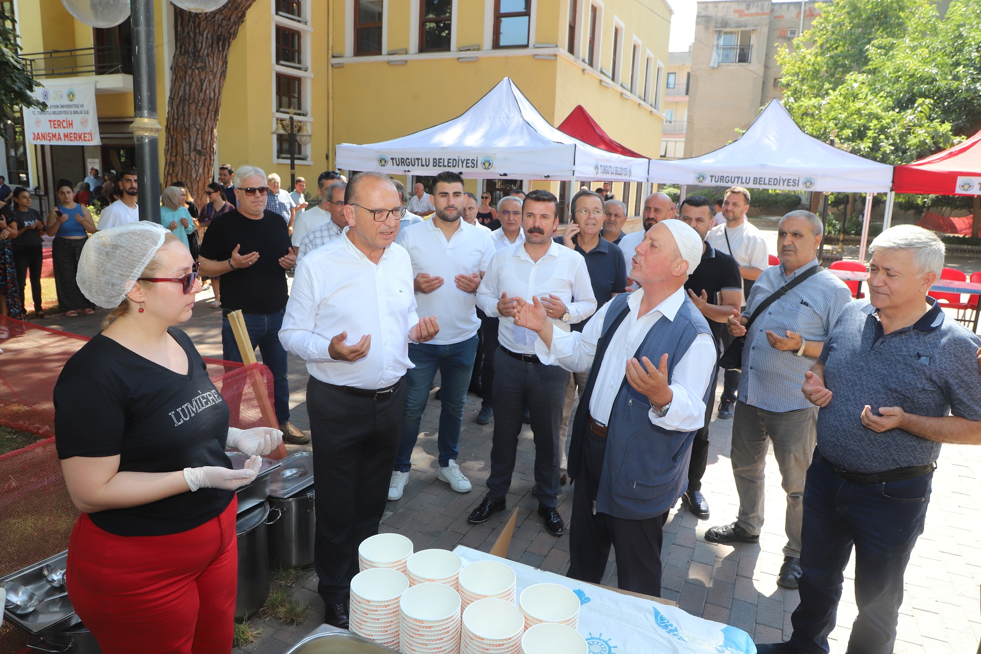 Turgutlu Belediyesi'nden Aşure Ikramı (2)