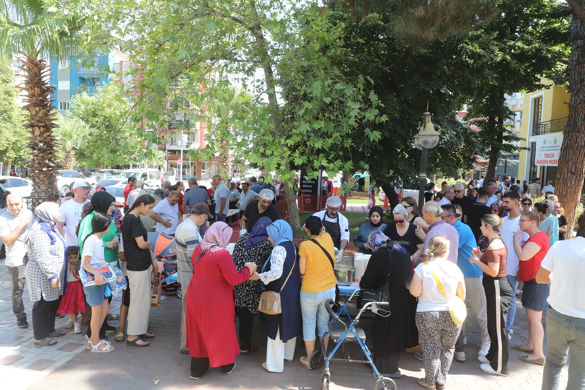 Turgutlu Belediyesi'nden Aşure Ikramı (3)