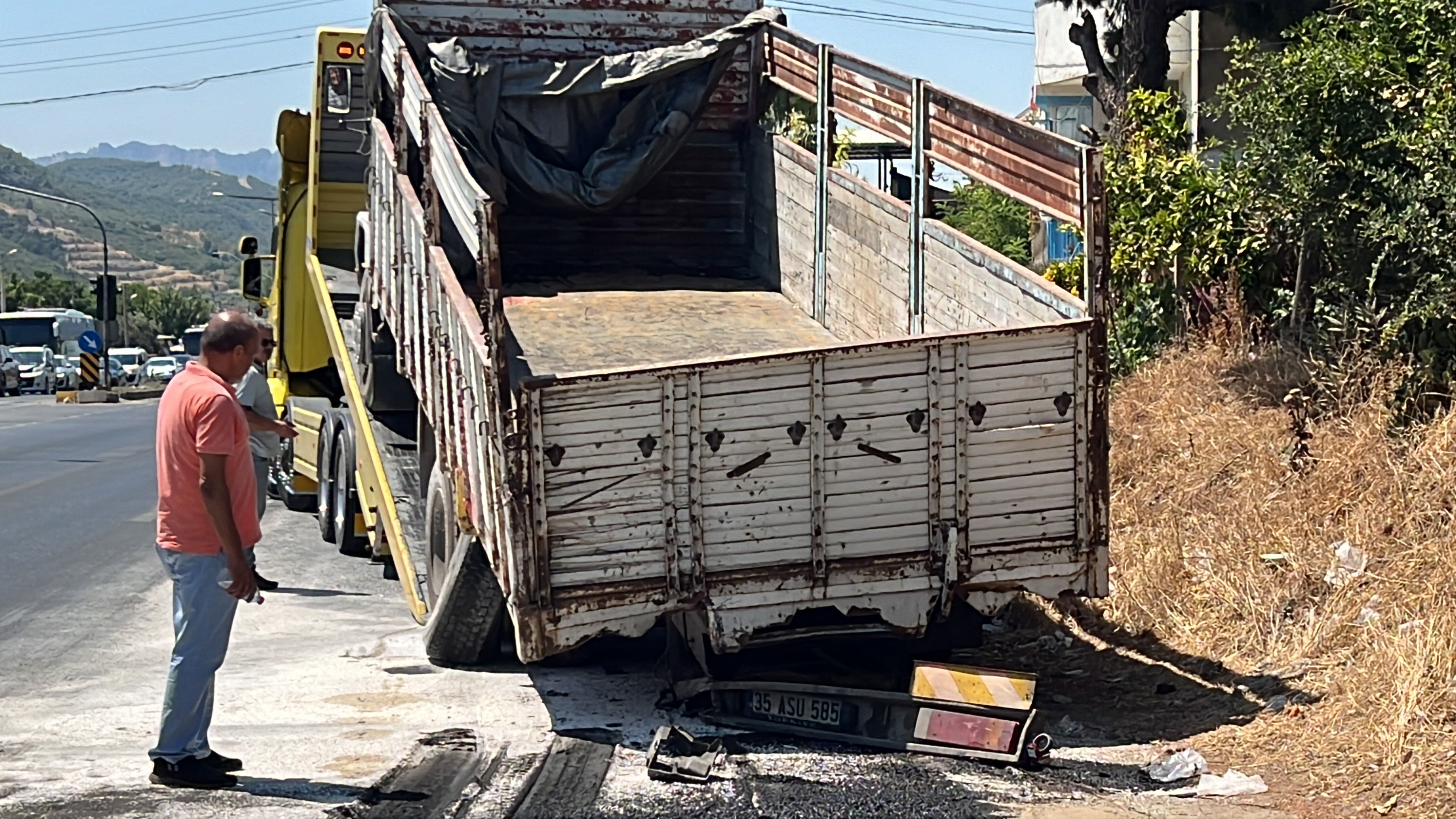 Manisa'da 4 Kişinin Öldüğü Kazanın Güvenlik Kamerası Ortaya Çıktı (4)