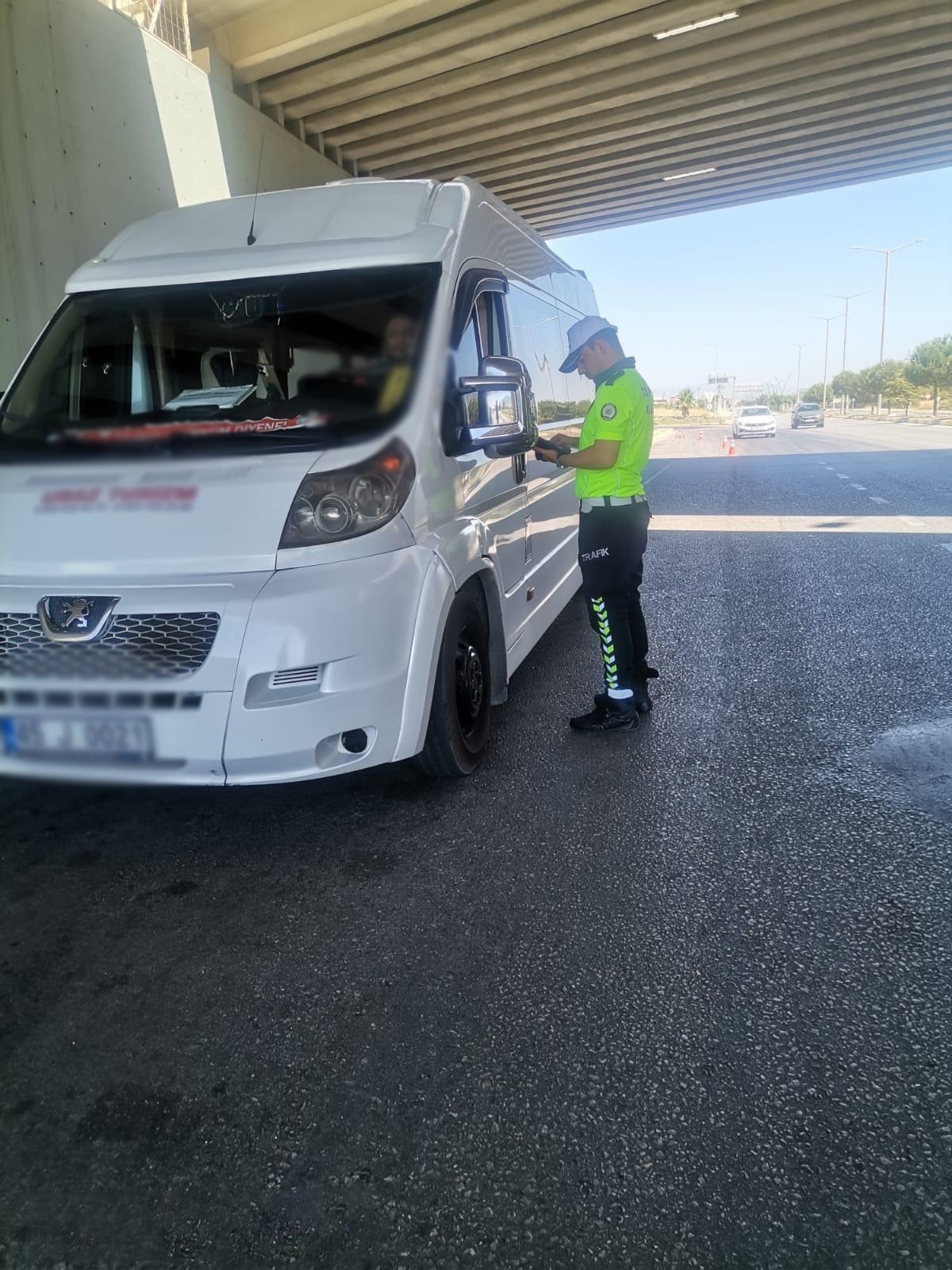 Manisa'da Servis Araçlarına Yönelik Denetim (2)