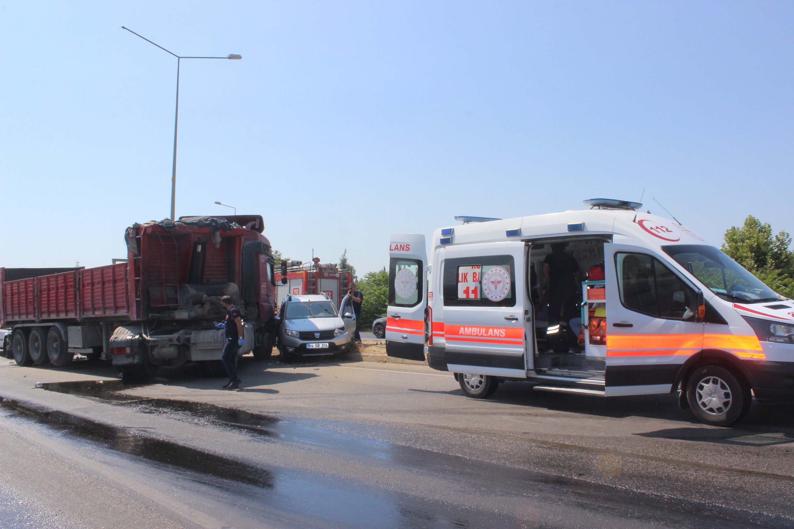 Manisa’da Zincirleme Kaza 3 Yaralı (1)