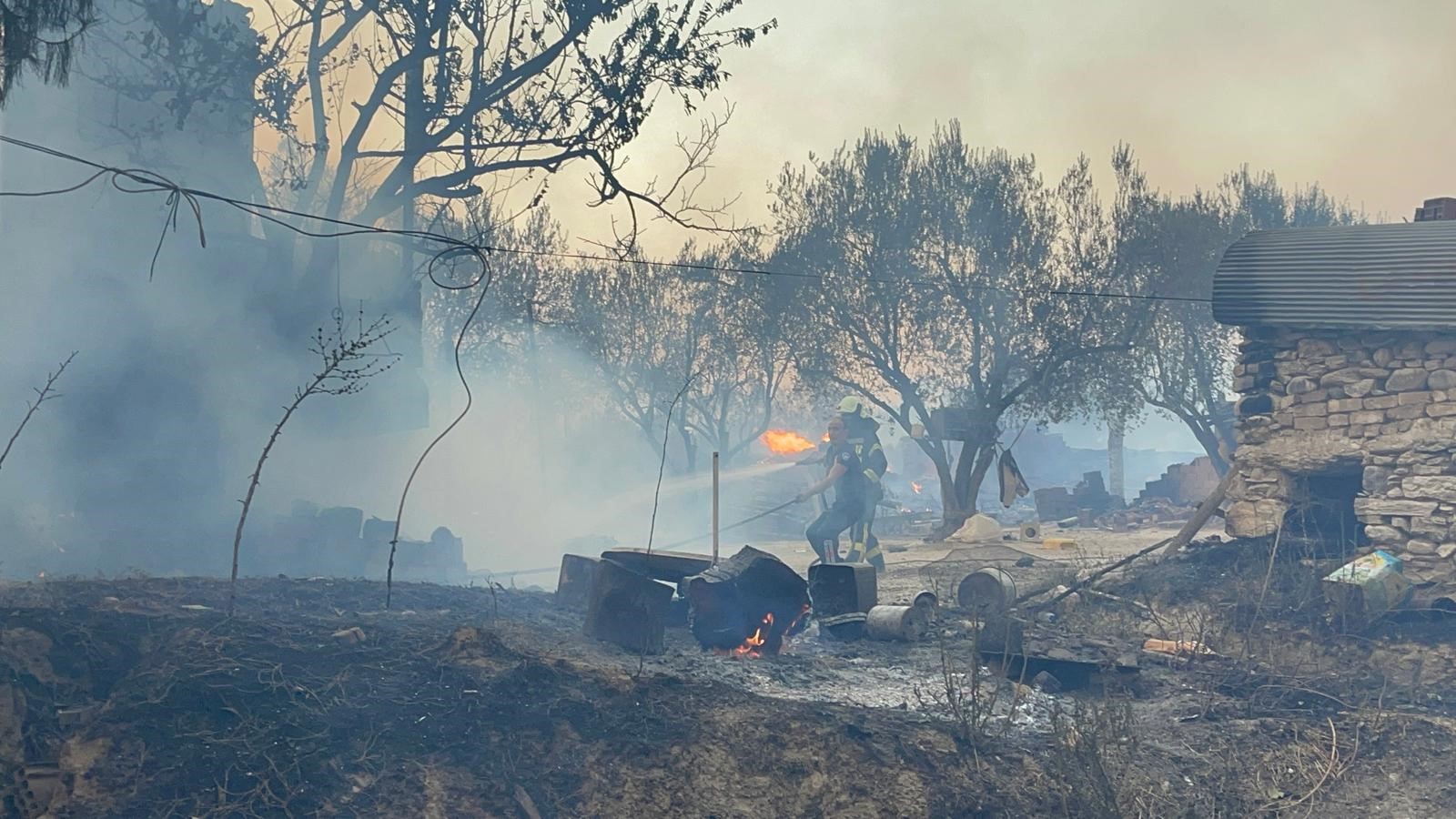 Manisalılar Orman Yangını Için Seferber Oldu (5)