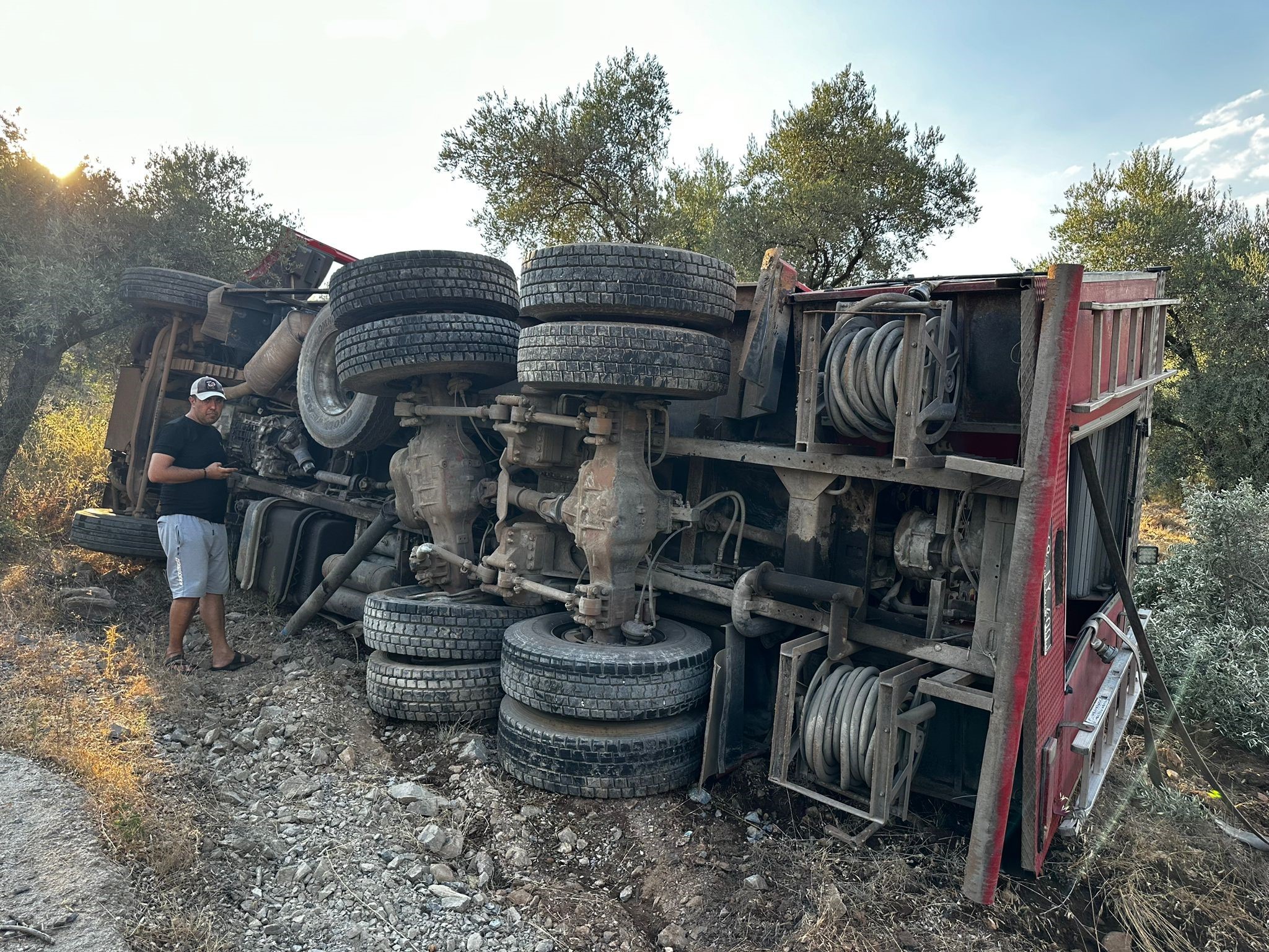 Muğla'da Işçi Servisi Ile Itfaiye Aracı Çarpıştı 8 Yaralı (3)