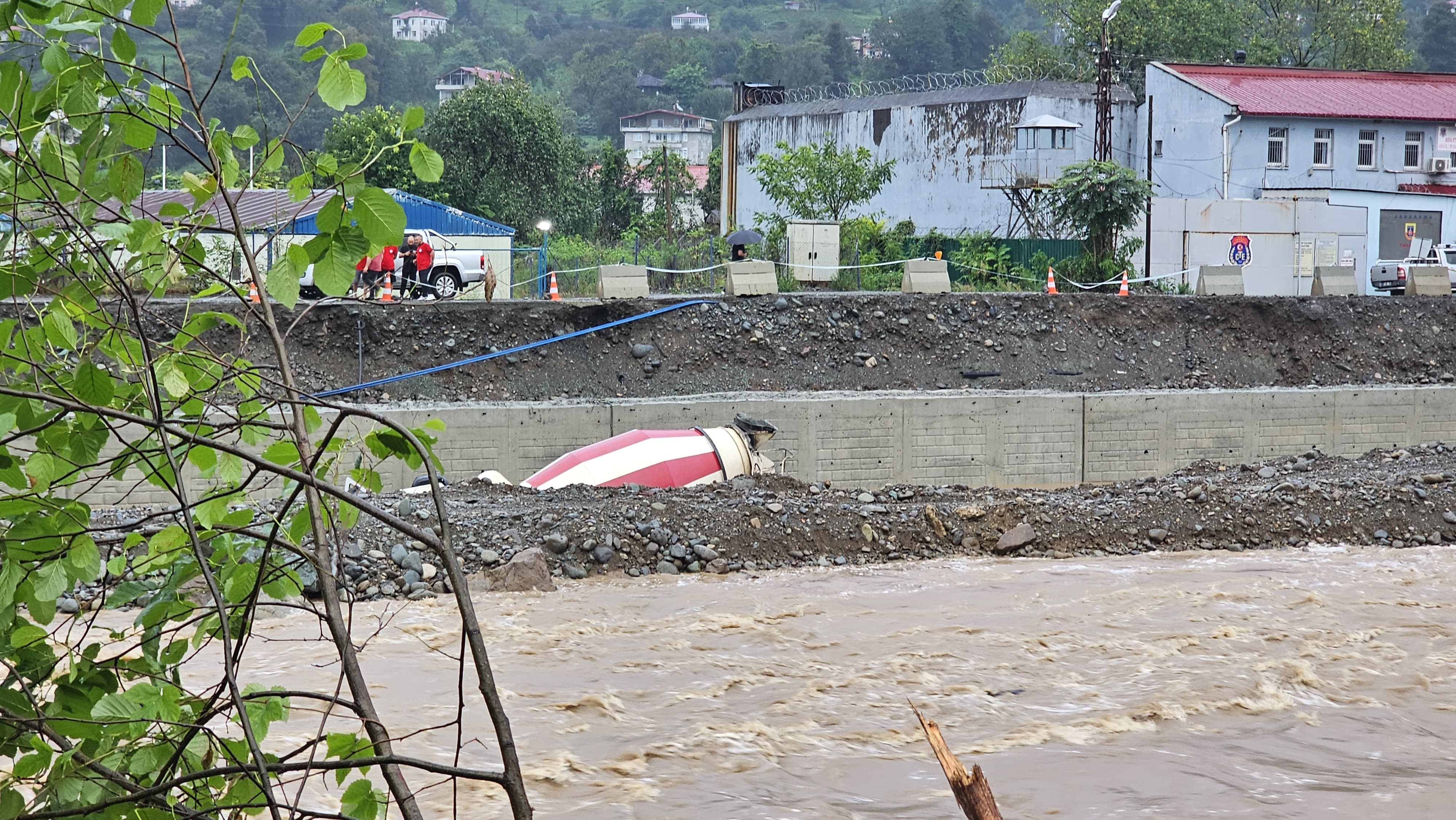 Taşan Dere Beton Mikseri Devirdi (3)