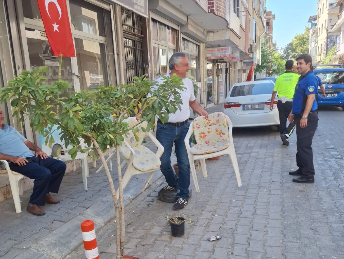 Turgutlu Zabıtasından Kaldırım Işgallerine Sıkı Denetim (2)