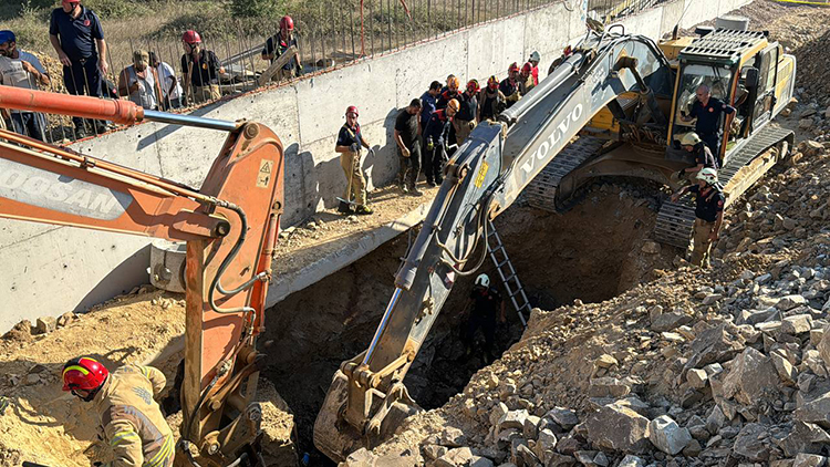 Tuzla'daki Şantiyede Göçük Altında Kalan 2 Işçi Hayatını Kaybetti (2)