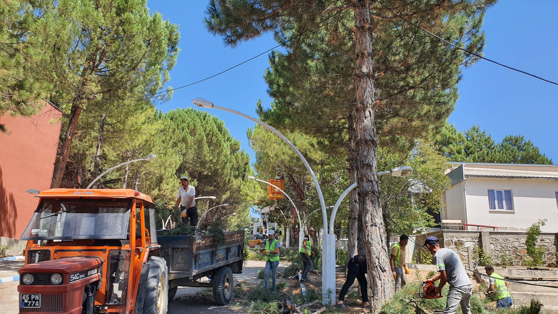 Demirci Yeni Öğretim Yılına Hazırlanıyor (1)