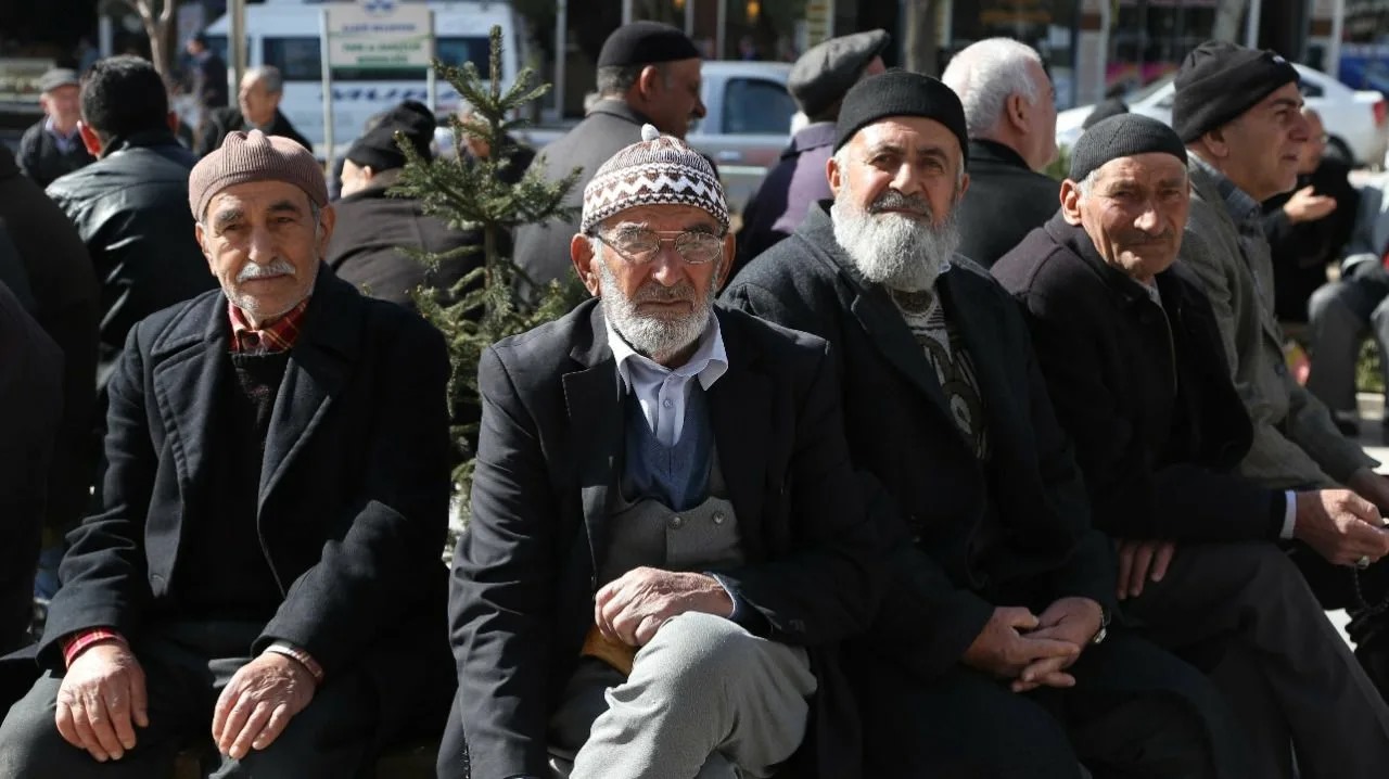 Emeklilere Ek Zam Yapılacak Mı Uzman Isim Kötü Haberi Verdi!  (1)