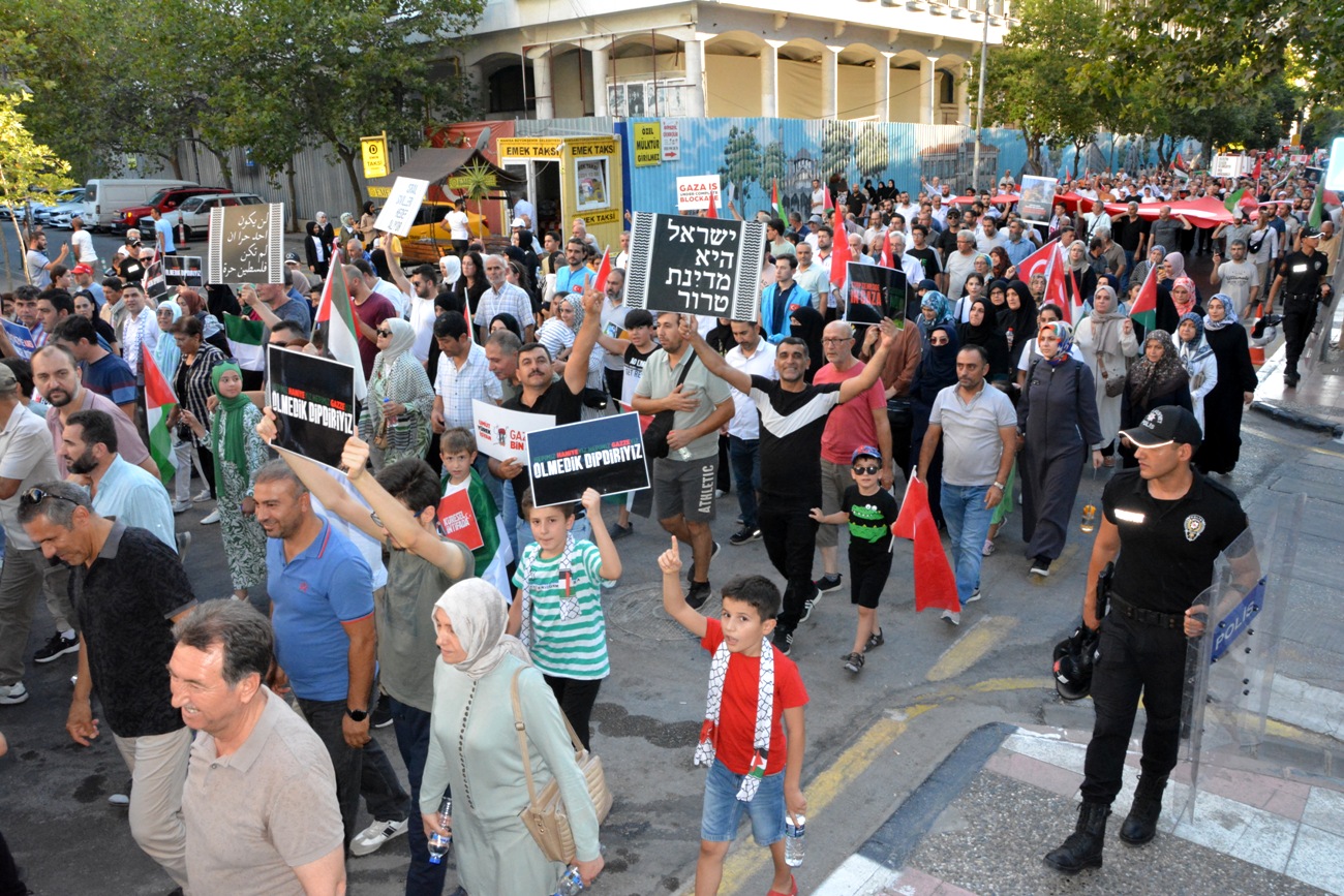 Manisa’dan İsrail’in Soykırımına Tepki “İsrail Terör Örgütüdür” (8)