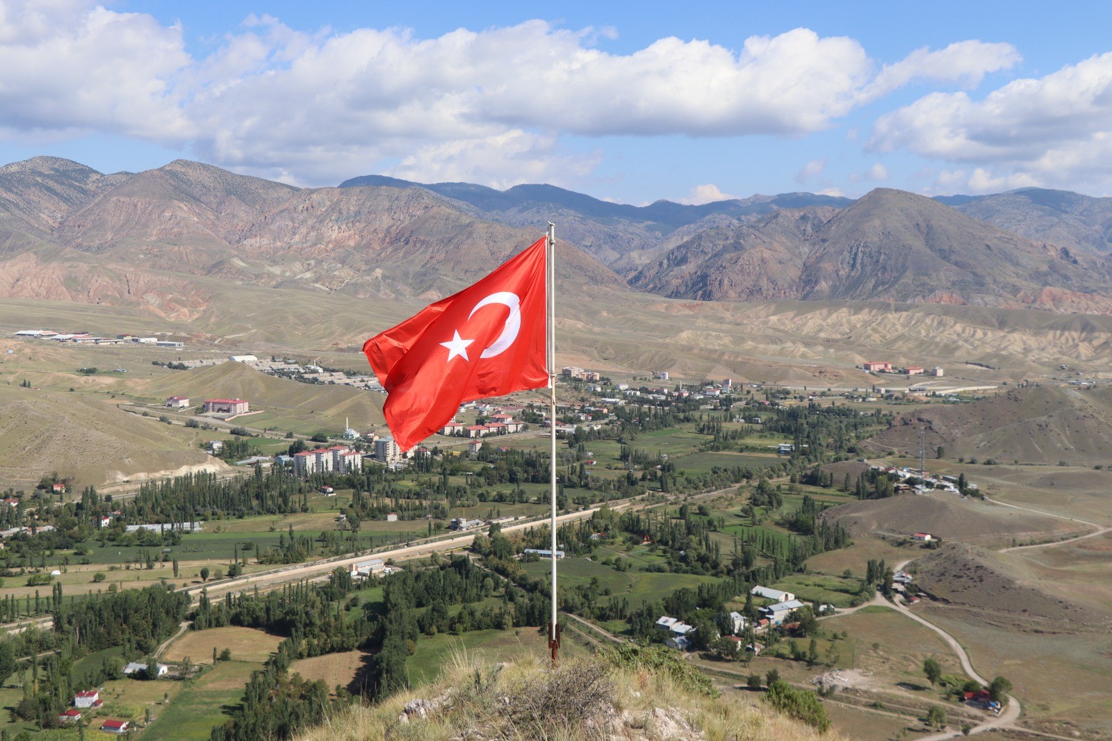 Manisalı Hakem Erzurum Dağındaki Bayrağı Yeniledi (4)