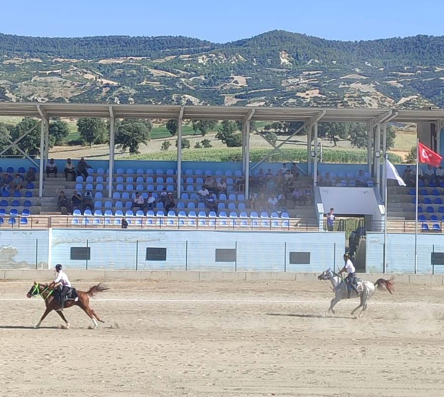 Selendi'de Atlı Ciritte Yarı Final Heyecanı Başladı (2)