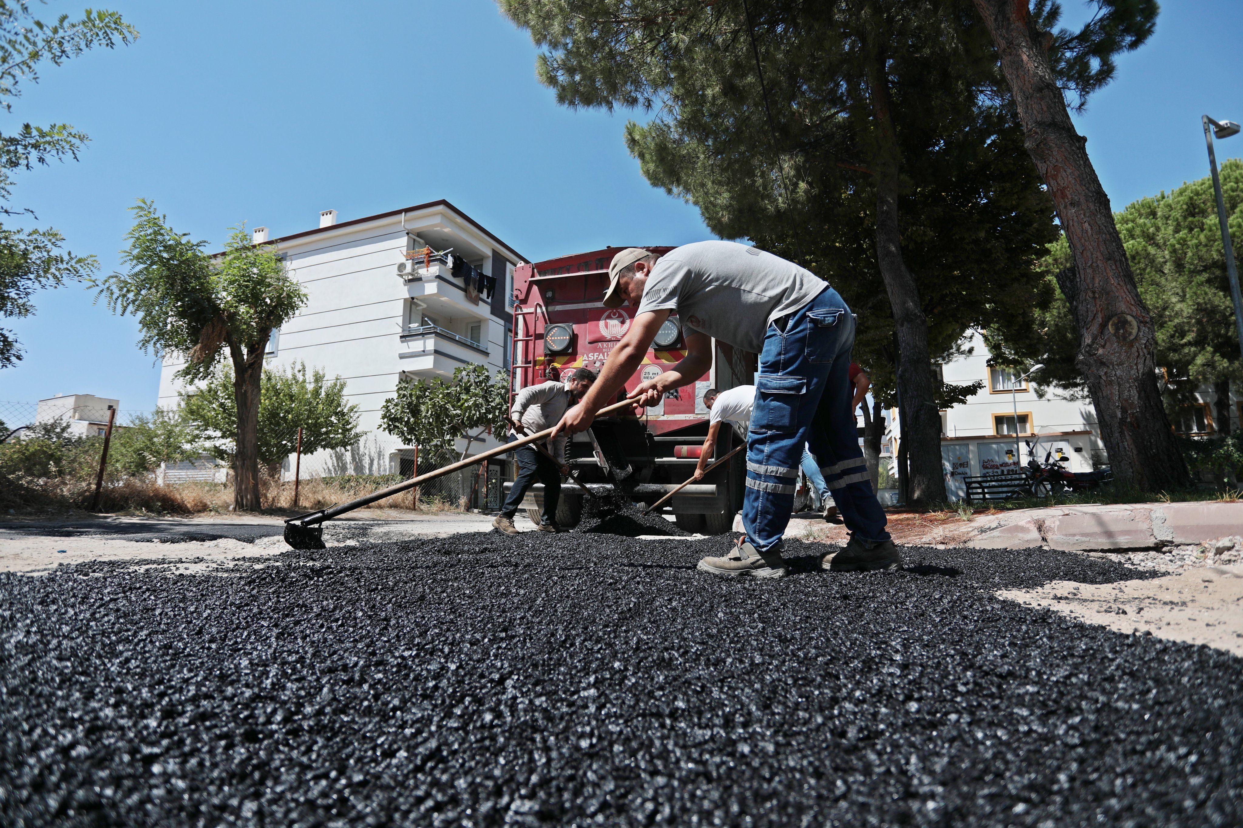 Akhisar’da Yol Yapımına Devam (3)