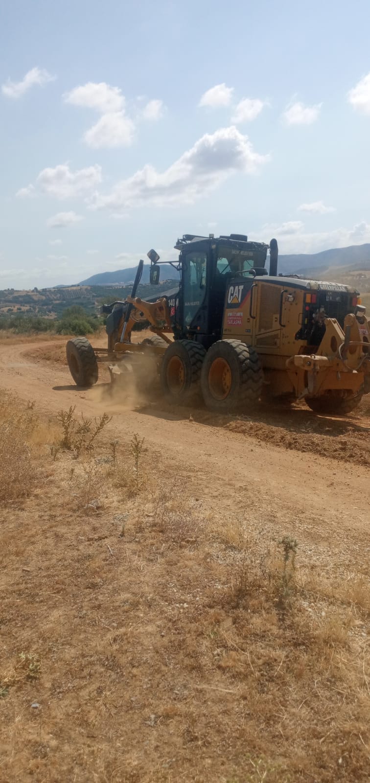 Salihli’de Kırsal Mahallelerde Çalışmalar Devam Ediyor (1)