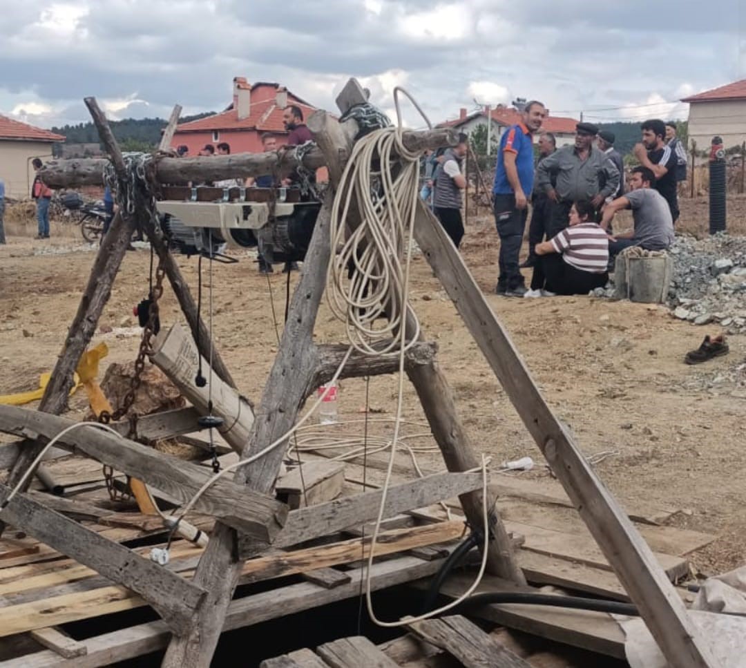 Baba Ve Oğulları Girdikleri Kuyuda Zehirlendi (2)