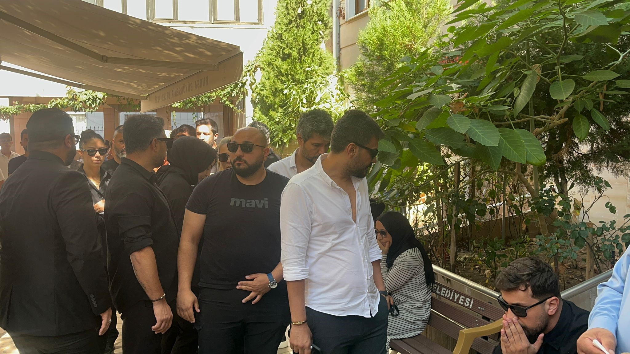 Dilan Ve Engin Polat Çifti Fenomen Kübra Aykut'u Son Yolculuğuna Uğurladı (7)