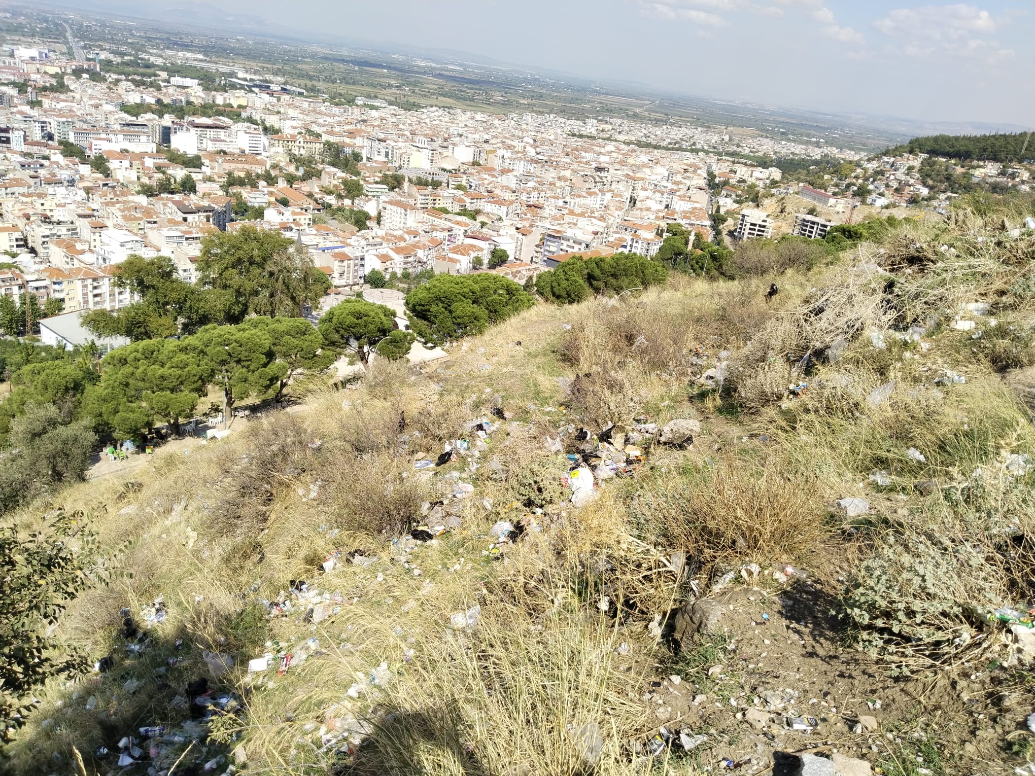 Fetih Mescidi’nin Çevresi Çöp Yuvasını Döndü! Vatandaşlar Namaz Kılamıyor (6)