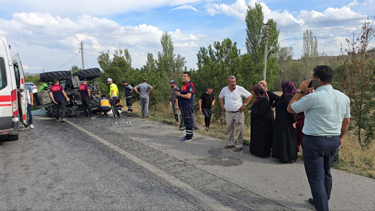 Kahreden Kaza 19 Yaşındaki Genç Traktör Altında Can Verdi (1)