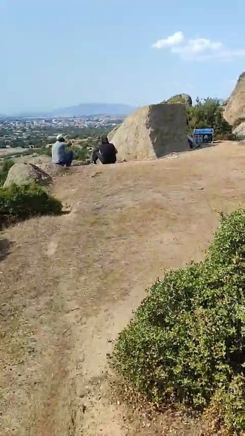 Kazmaya Devam Etti, Jandarmayı Görünce Donakaldı (2)