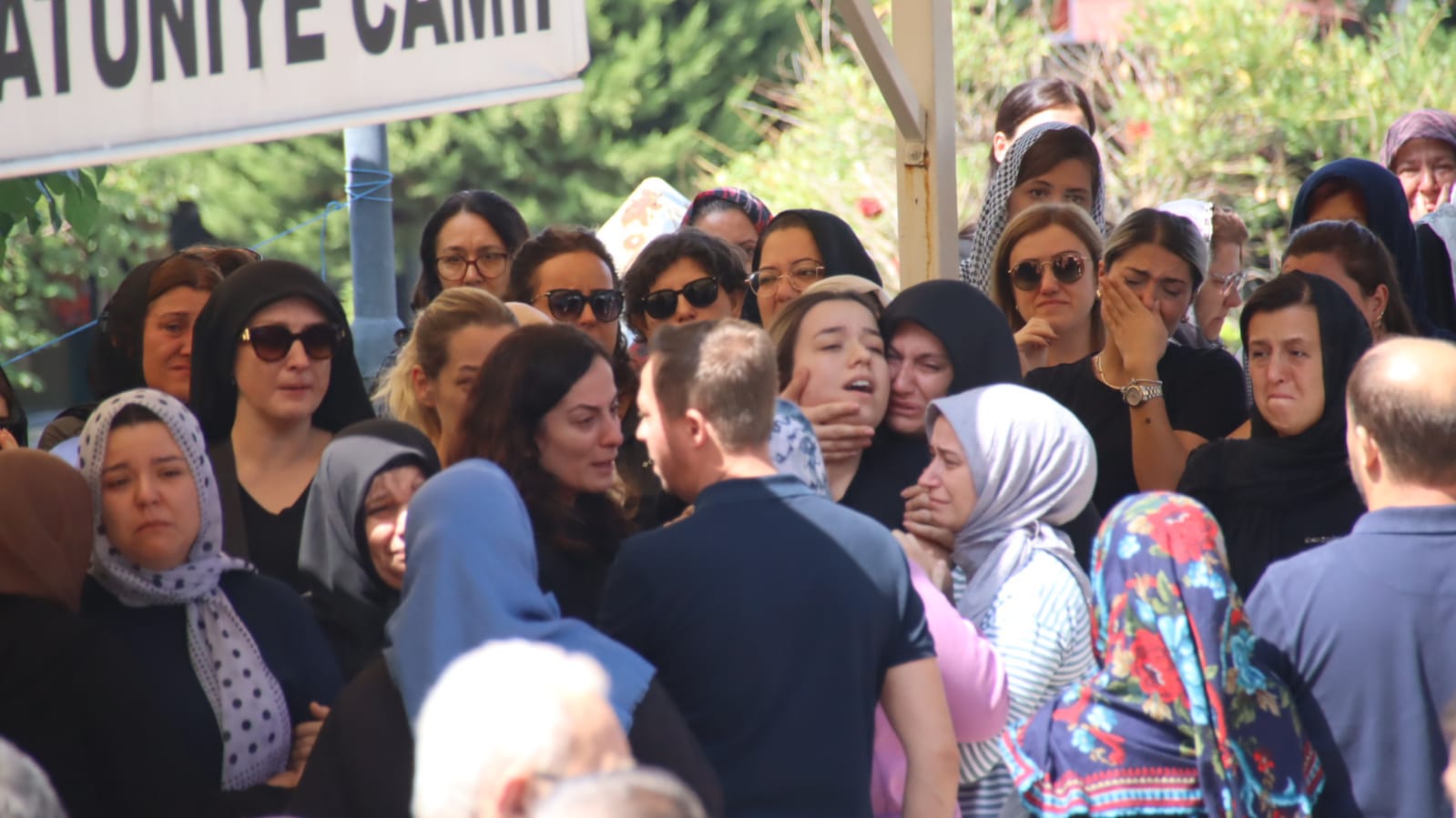 Manisa'nın Tanınmış Esnafı Son Yolculuğuna Uğurlandı! (7)